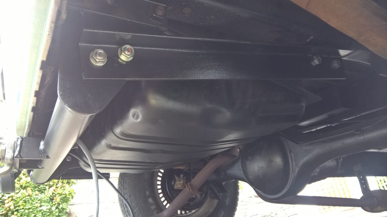 02 Towbar struts.jpg