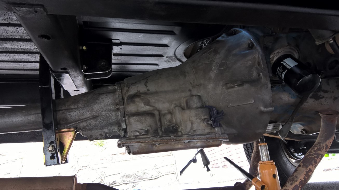 Rebuilt trans, new mount.jpg