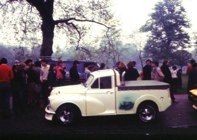 Morris Minor pickup (Small).jpg