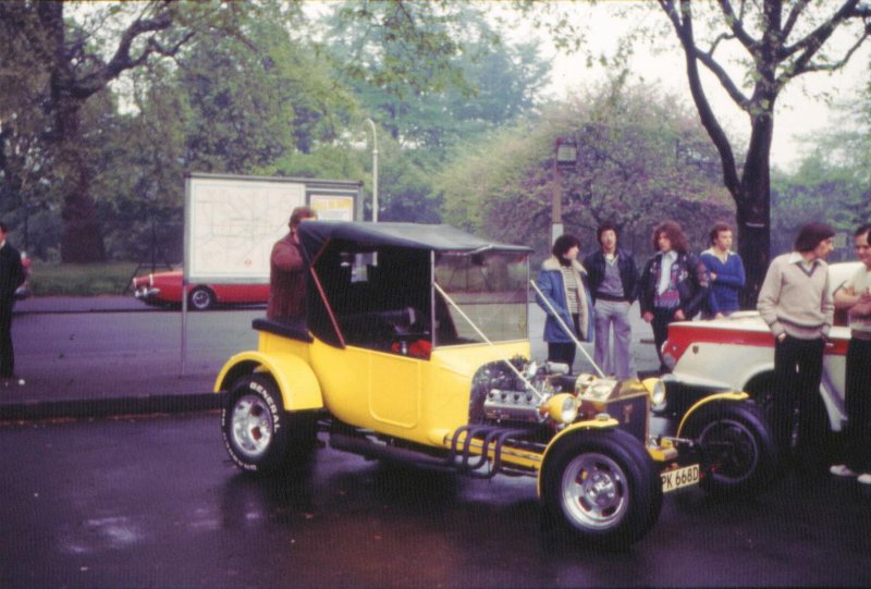 yellow Daimler Hemi powered T.jpg