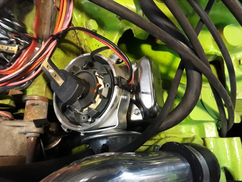 First position of distributor, #1 &amp; BTDC poistion marked - not enough room to advance the ignition enough as the vacuum canister fouled on the heater water pipe.