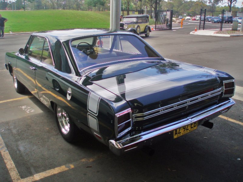 1969_Chrysler_VF_Valiant_hardtop_(5279059193).jpg