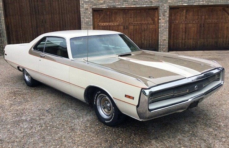 chrysler-300-hurst-1-1244-702x400-740x480.jpg