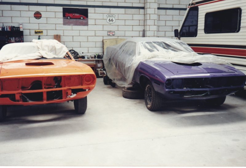Hemi Cuda & 440+6 Cuda Tony Lanfranchi.jpg