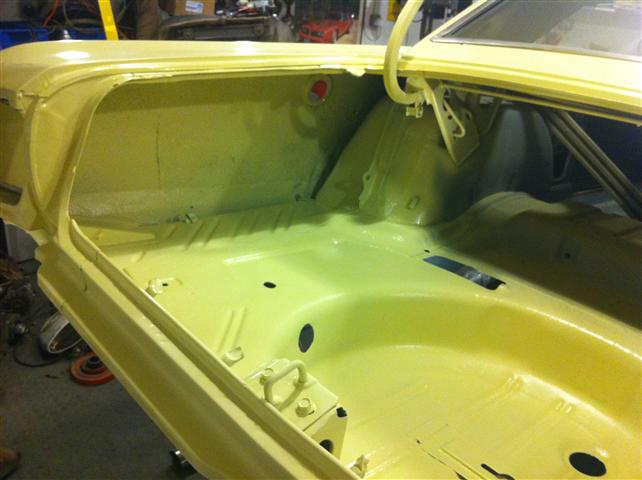 after shutz now starting on painting<br />got a good cellulose match for the yellow-£60 ltr mind!!