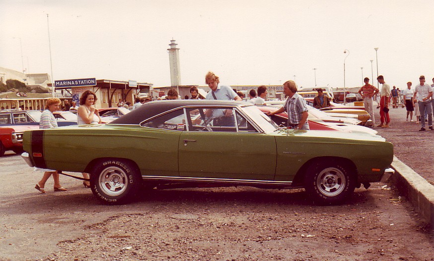 69 Sport Satellite side.jpg