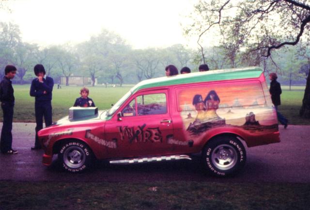'Vanpire' Escort van (Small).jpg