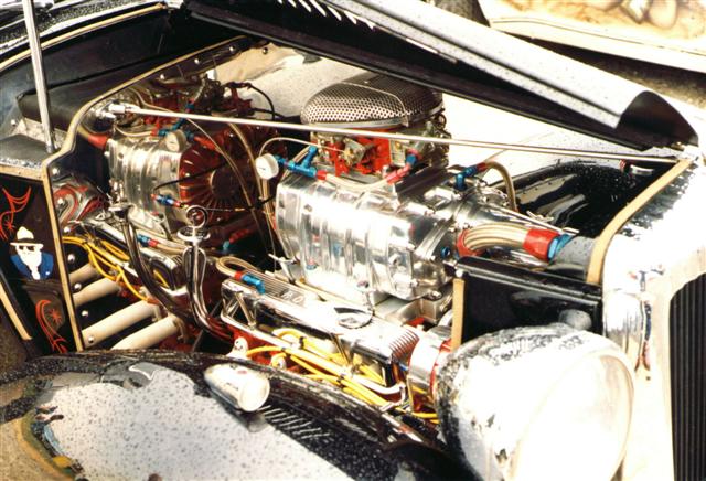 'Alcablown' Daimler engine (Small).jpg