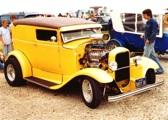 'Dirty 30' 32 sedan (Small).jpg