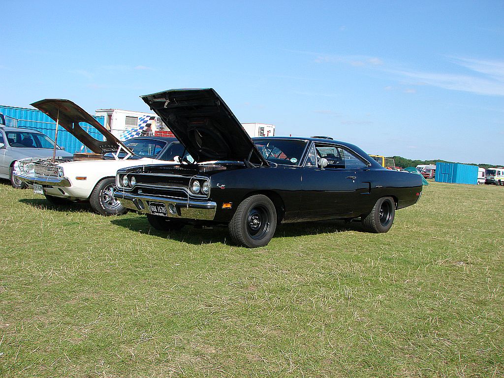DSC06088 black 70 runner.jpg