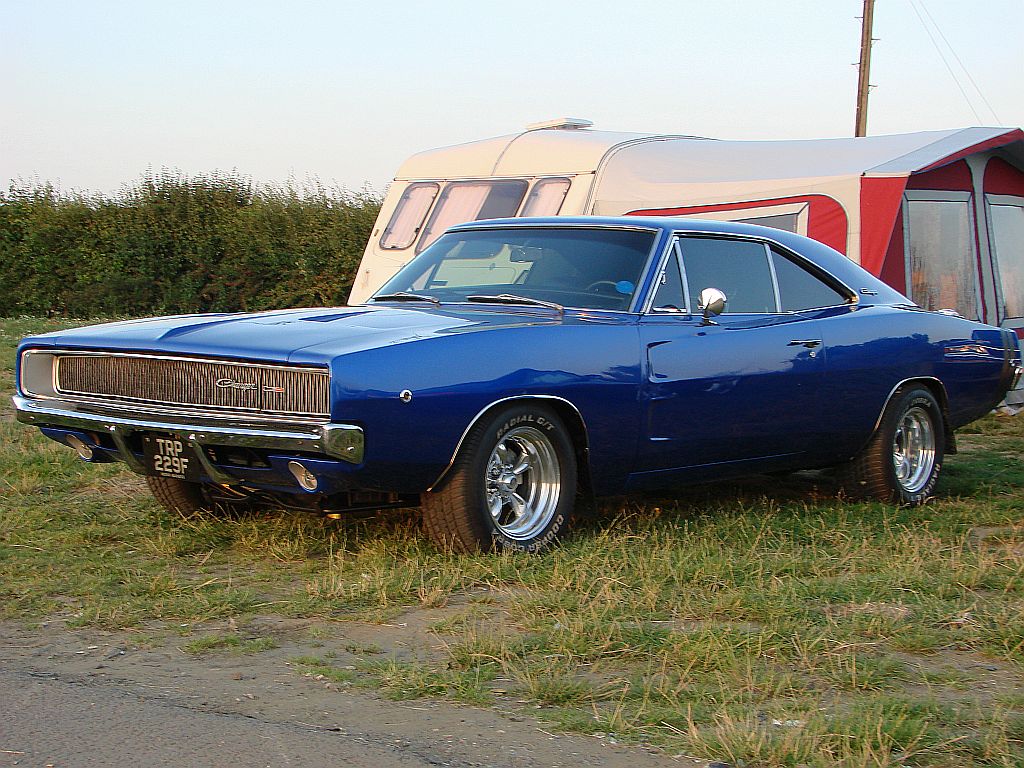 DSC06146blue charger.jpg