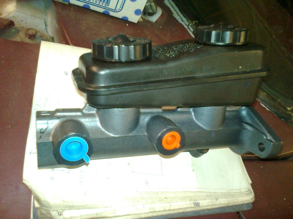 Brake m.cyl 01.jpg