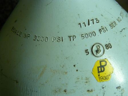 2011 Nov. N2O bottle 05.JPG