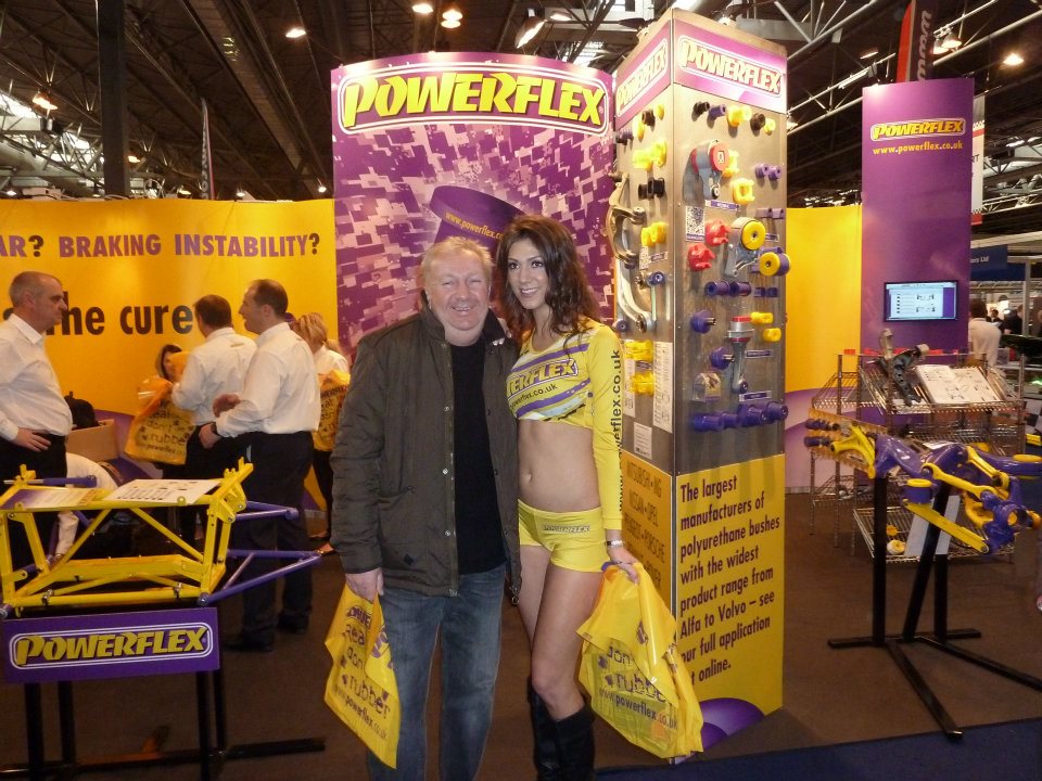 budgie n girls.jpg