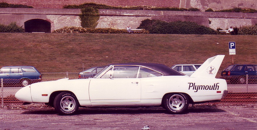70 Superbird white.jpg