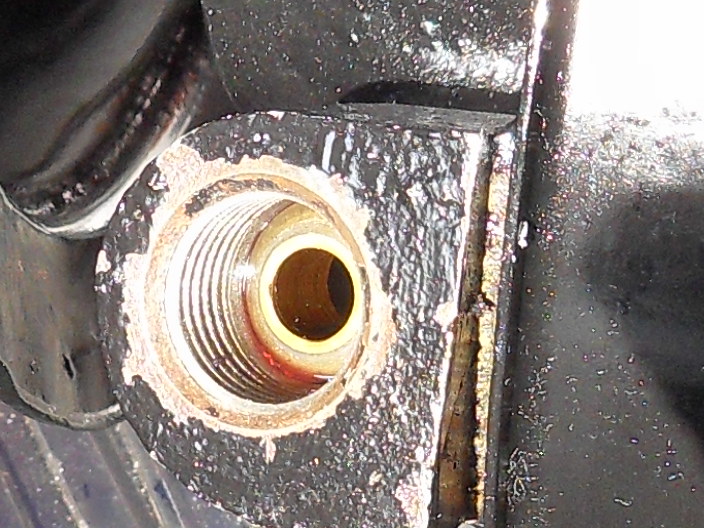 Pump outlet domed seat TRW.JPG