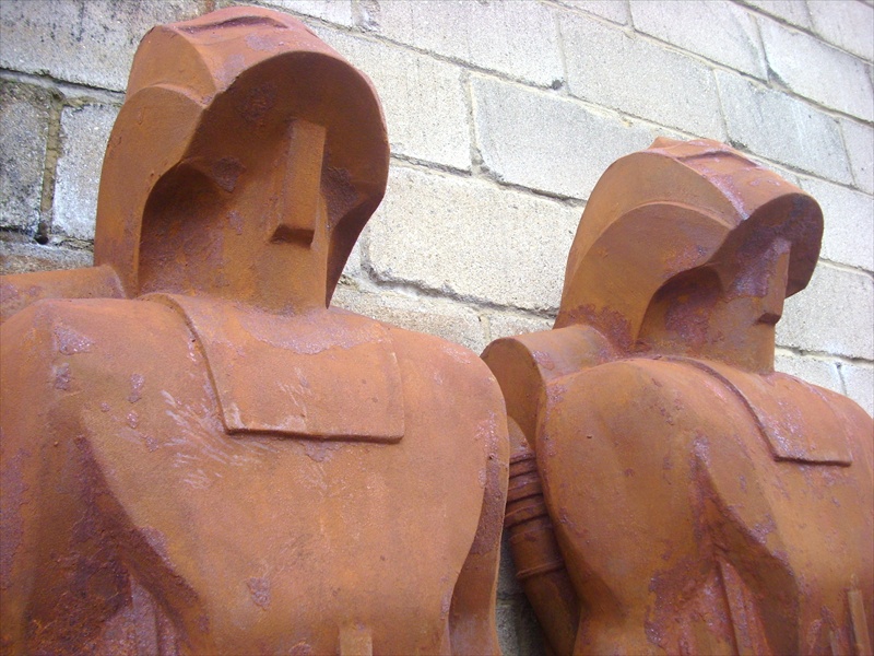 STATUES 020L.jpg