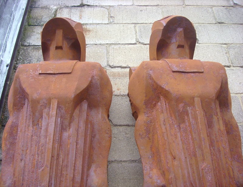 STATUES 031L.jpg