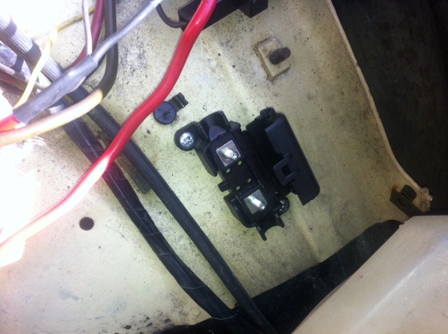 fuse holder.jpg