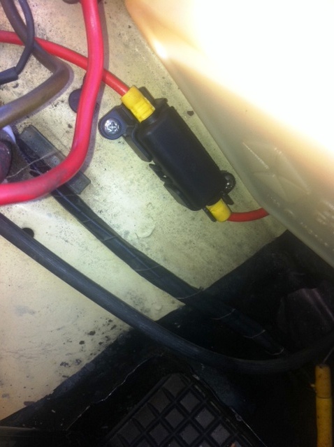 fuse holder finished.jpg