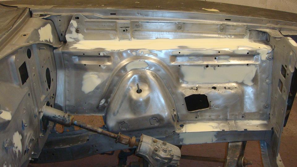 mick's charger engine bay 2 012.jpg