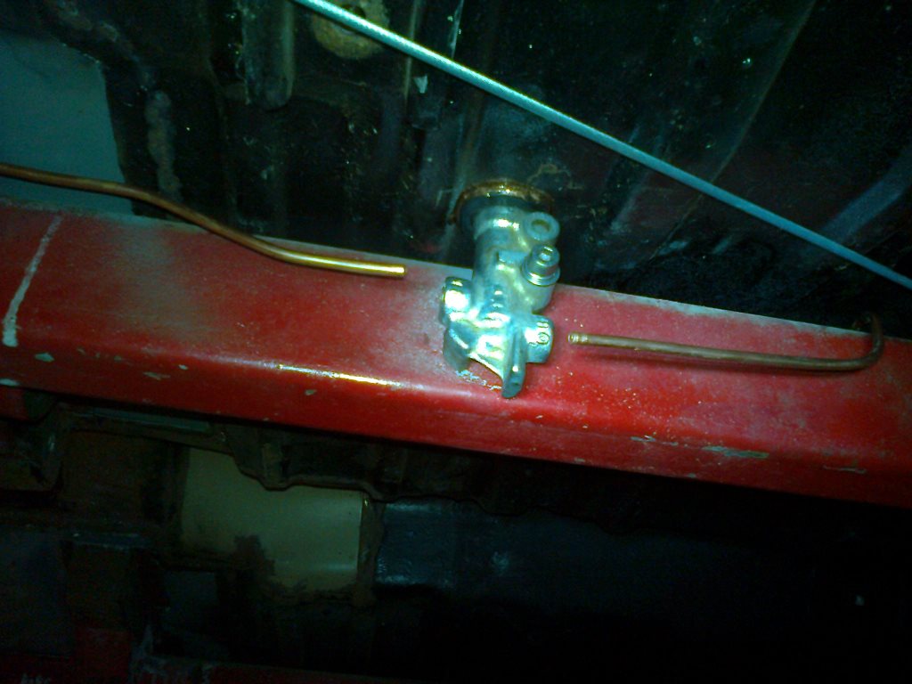Brake valve 01.jpg