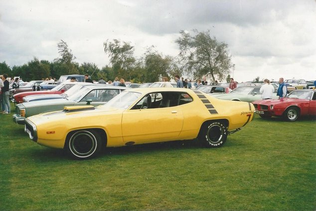 72 roadrunner  satallite , hickstead 1988.jpg