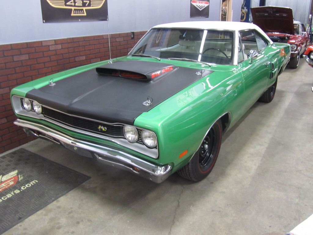 mainly muscle cars 029.JPG