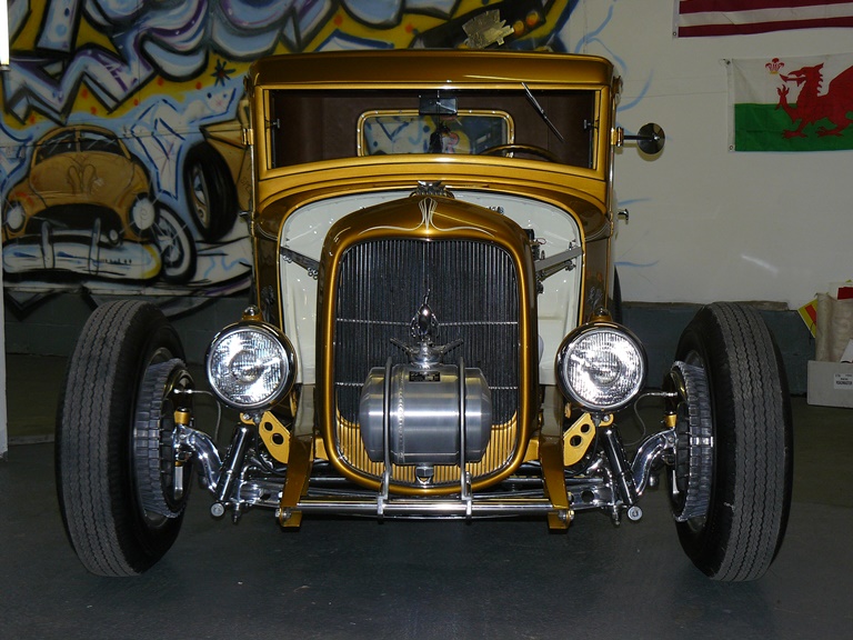 06. Johns 32 Ford rod.jpg