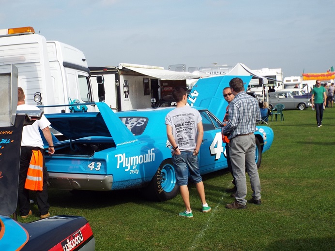 Mopar Pits.JPG