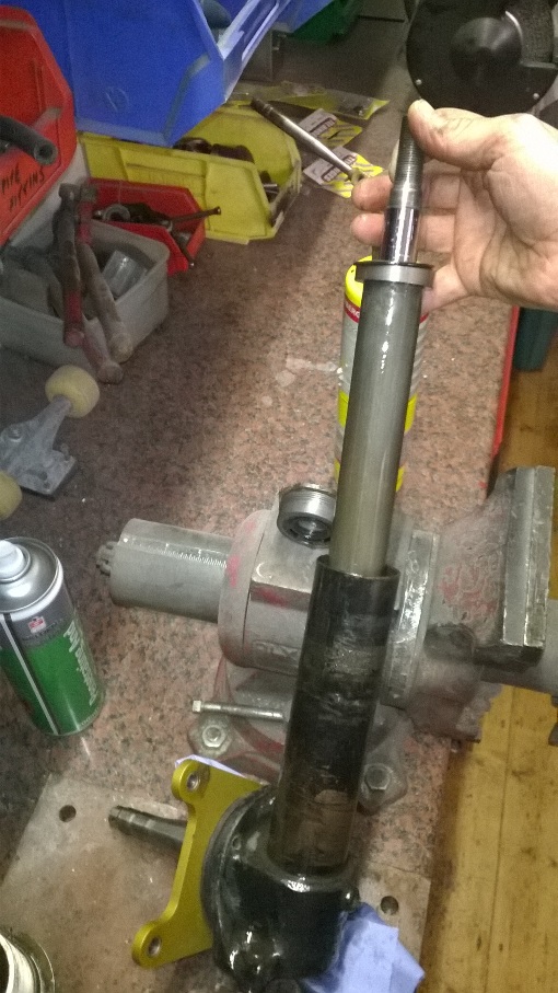 Front strut 02.jpg