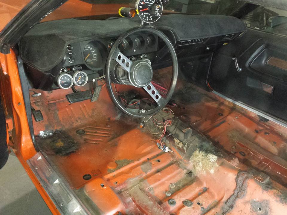 Here we  are with the old cage cut out. This was mainly to improve general safety, but also to improve floor space for my Size 12's and also ease of access in the event the Mrs Wiseman wants a drive!!