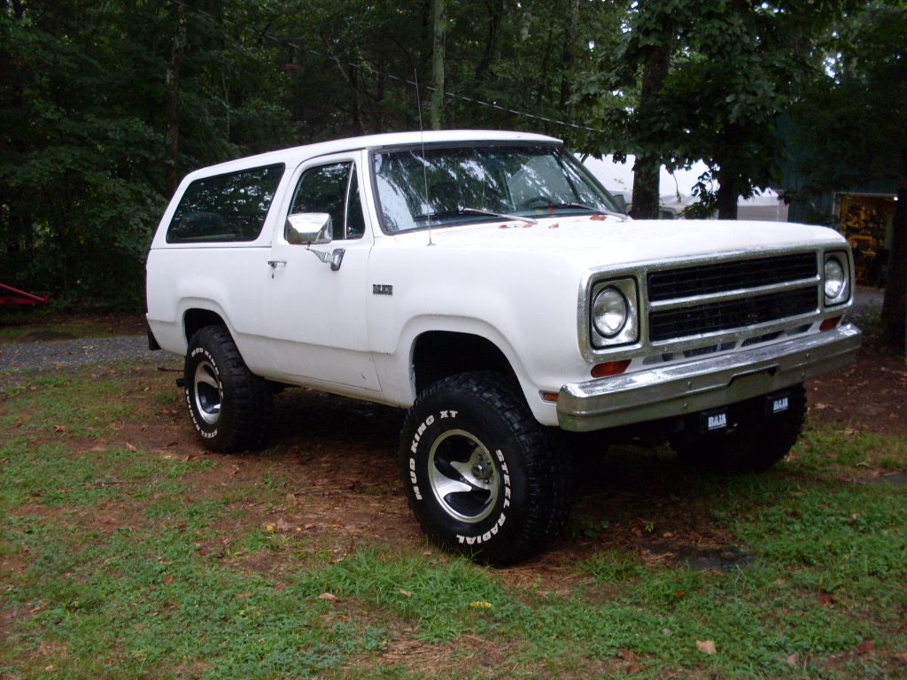 C__Data_Users_DefApps_AppData_INTERNETEXPLORER_Temp_Saved Images_Dodge-Pymouth-Trailduster-Ramcharger--for-sale-custom-30070-109814.jpg